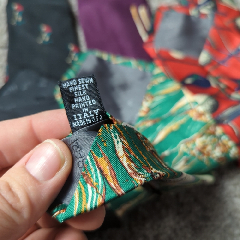 4 - Robert Talbott Golf Neck Tie Handsewn Finest Silk Made in USA - Picture 9 of 10